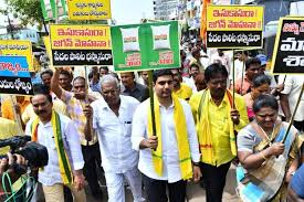 ಆಂಧ್ರದಲ್ಲಿ ಹಲವೆಡೆ ಭುಗಿಲೆದ್ದ ಪ್ರತಿಭಟನೆ: ಟಿಡಿಪಿ ಸಂಸದನ ಬಂಧನ